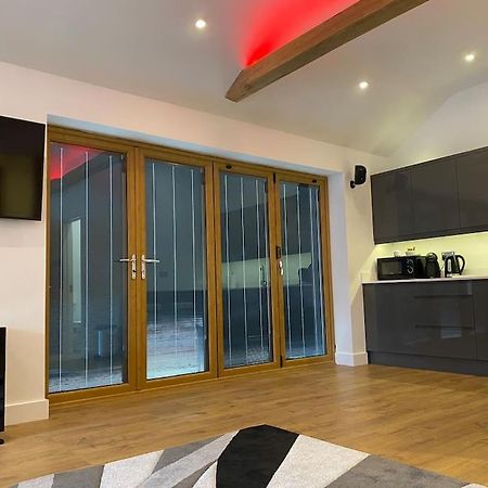 Stansted Airport Luxury Annexe With Parking. Apartment Birchanger ภายนอก รูปภาพ